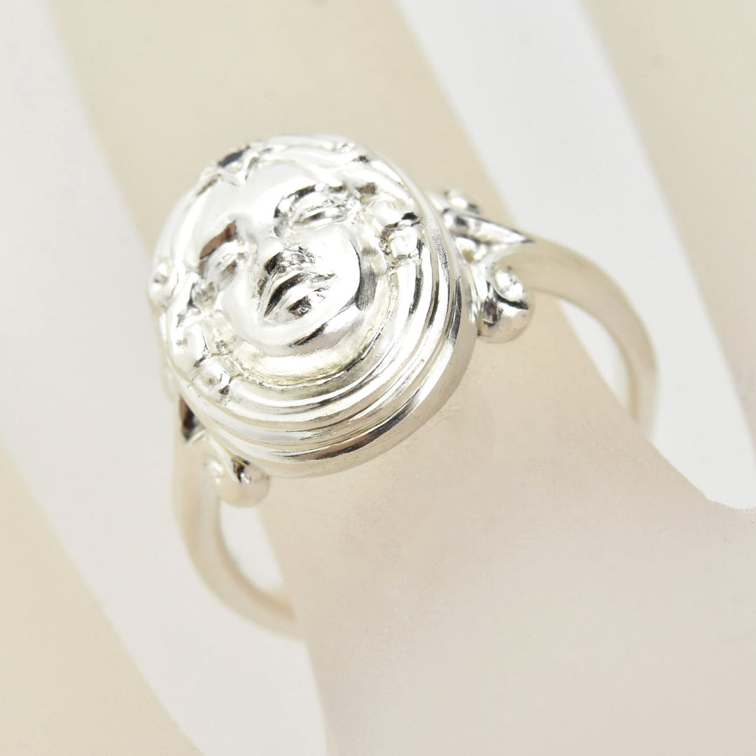 Magic Mirror Ring in Silver with Blue Sapphire - Goldmakers Fine Jewelry