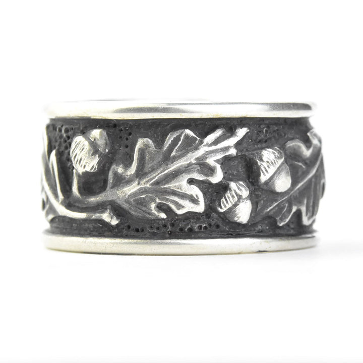 Oak Motif Ring in Silver