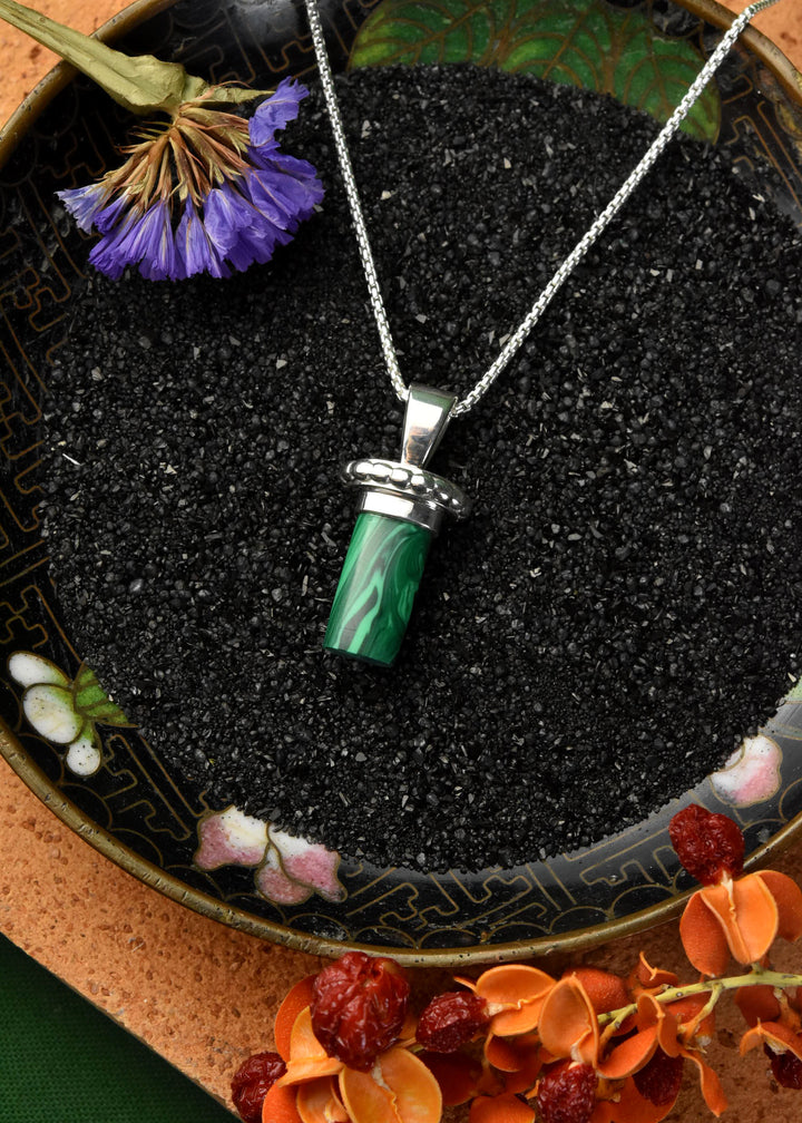 Malachite Colored Necklace in Sterling Silver