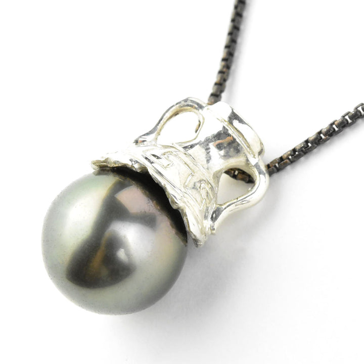 Greek Amphora Black Pearl Necklace in Silver No. 1