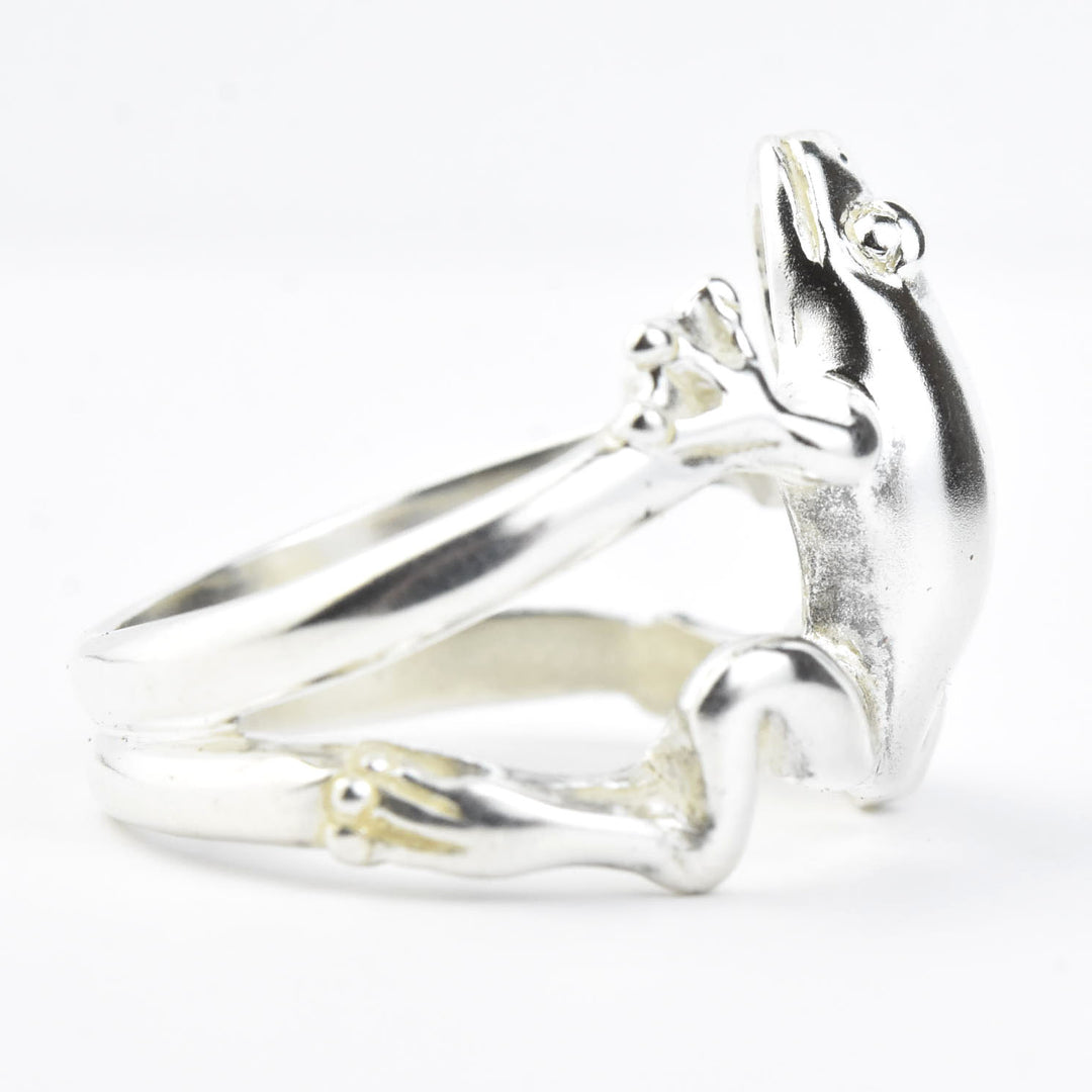 Smooth Frog Ring in Sterling Silver