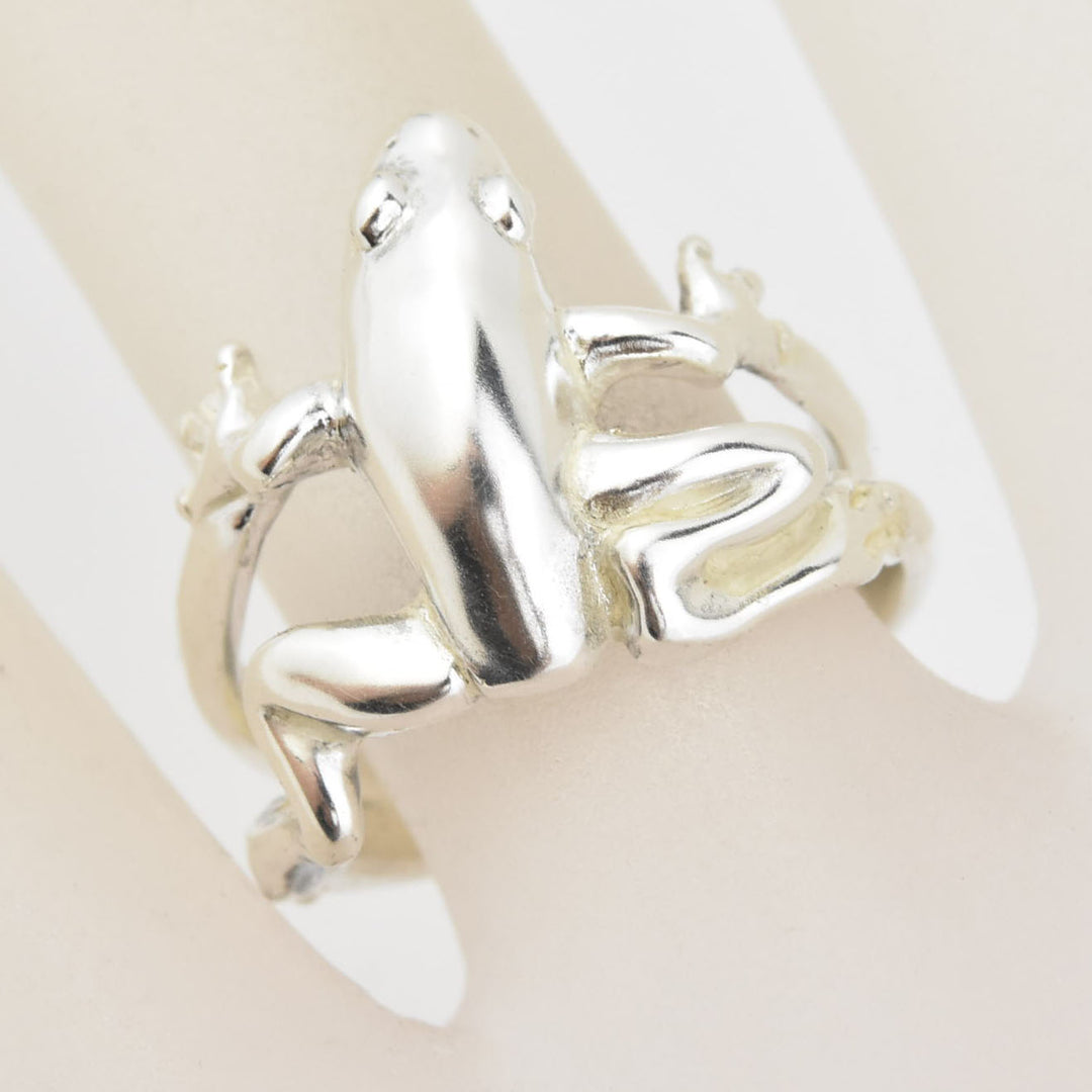 Smooth Frog Ring in Sterling Silver