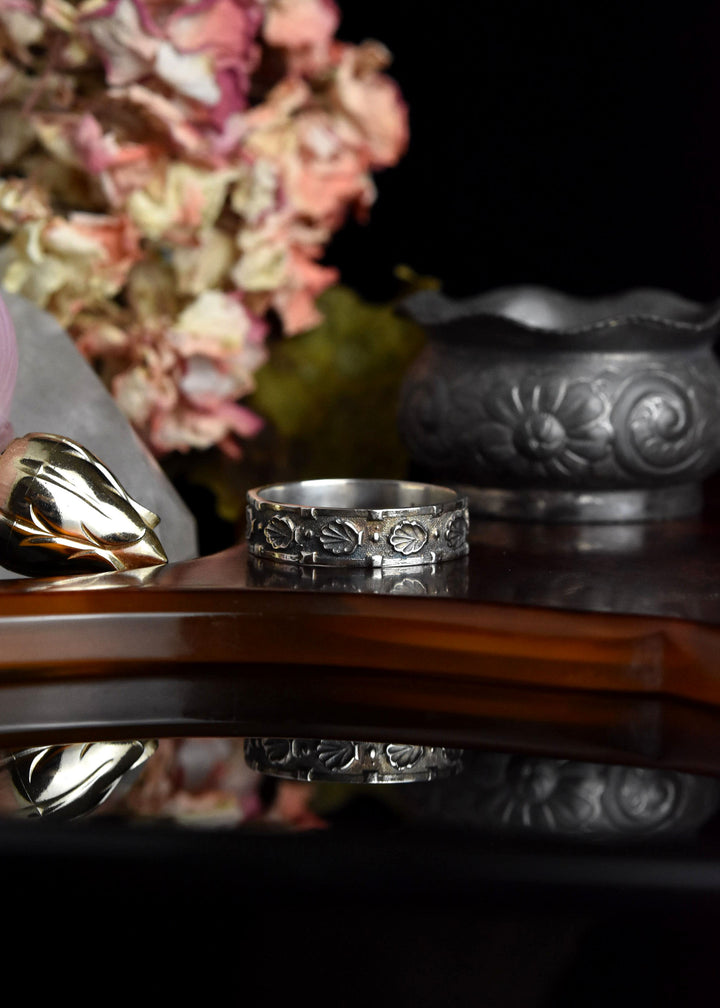 Sea Shell Band in Sterling Silver