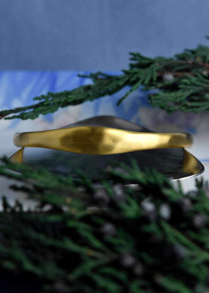 Serra Hinged Bangle - Goldmakers Fine Jewelry