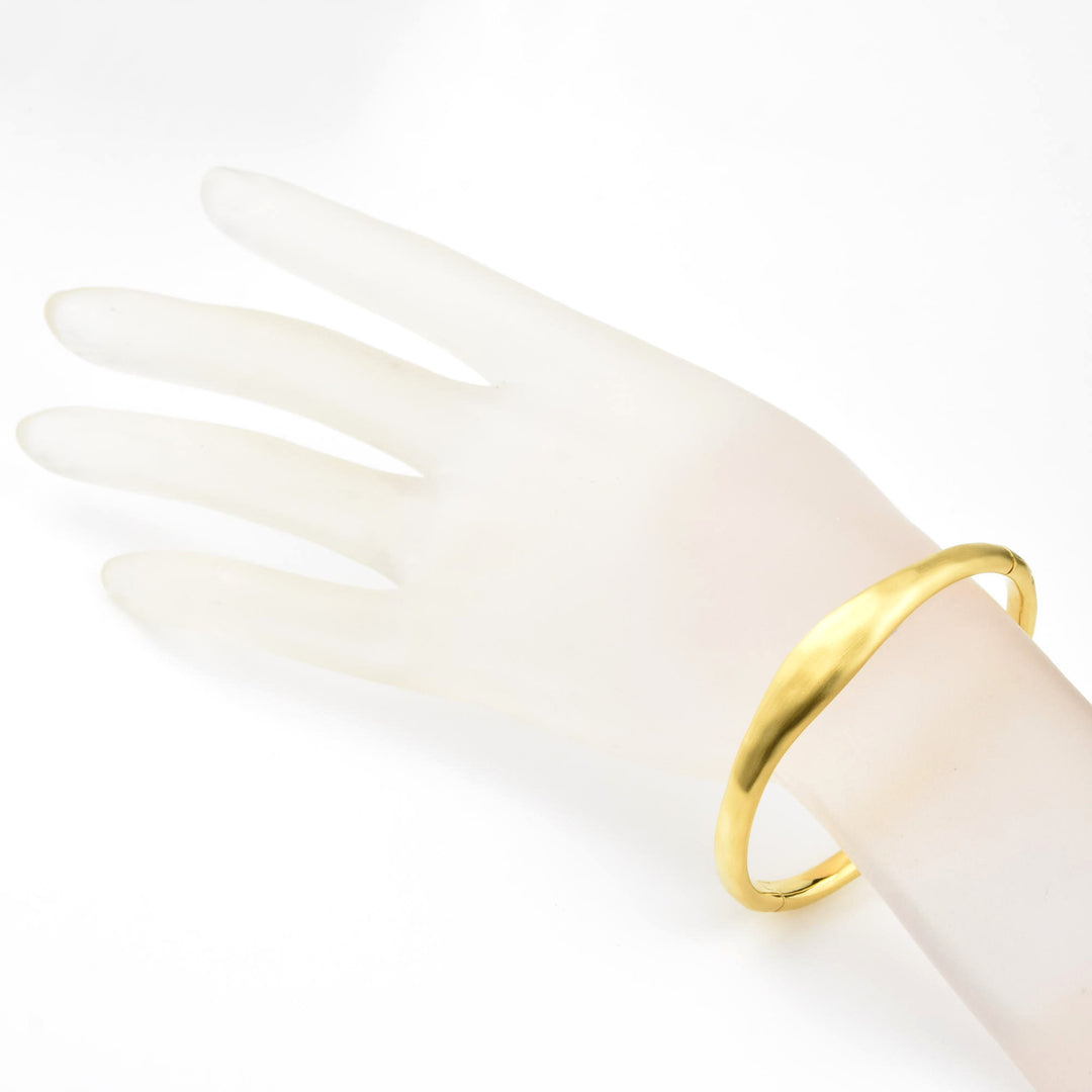 Serra Hinged Bangle - Goldmakers Fine Jewelry