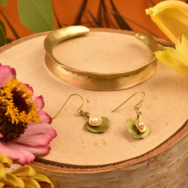 Round Leaf Eucalyptus Earrings with Pearl - Goldmakers Fine Jewelry