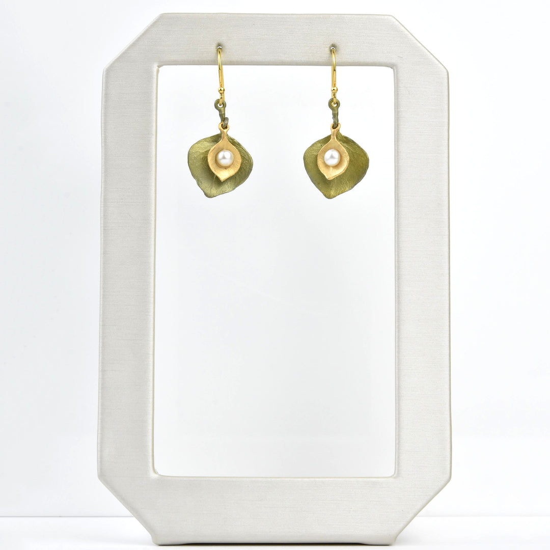 Round Leaf Eucalyptus Earrings with Pearl - Goldmakers Fine Jewelry