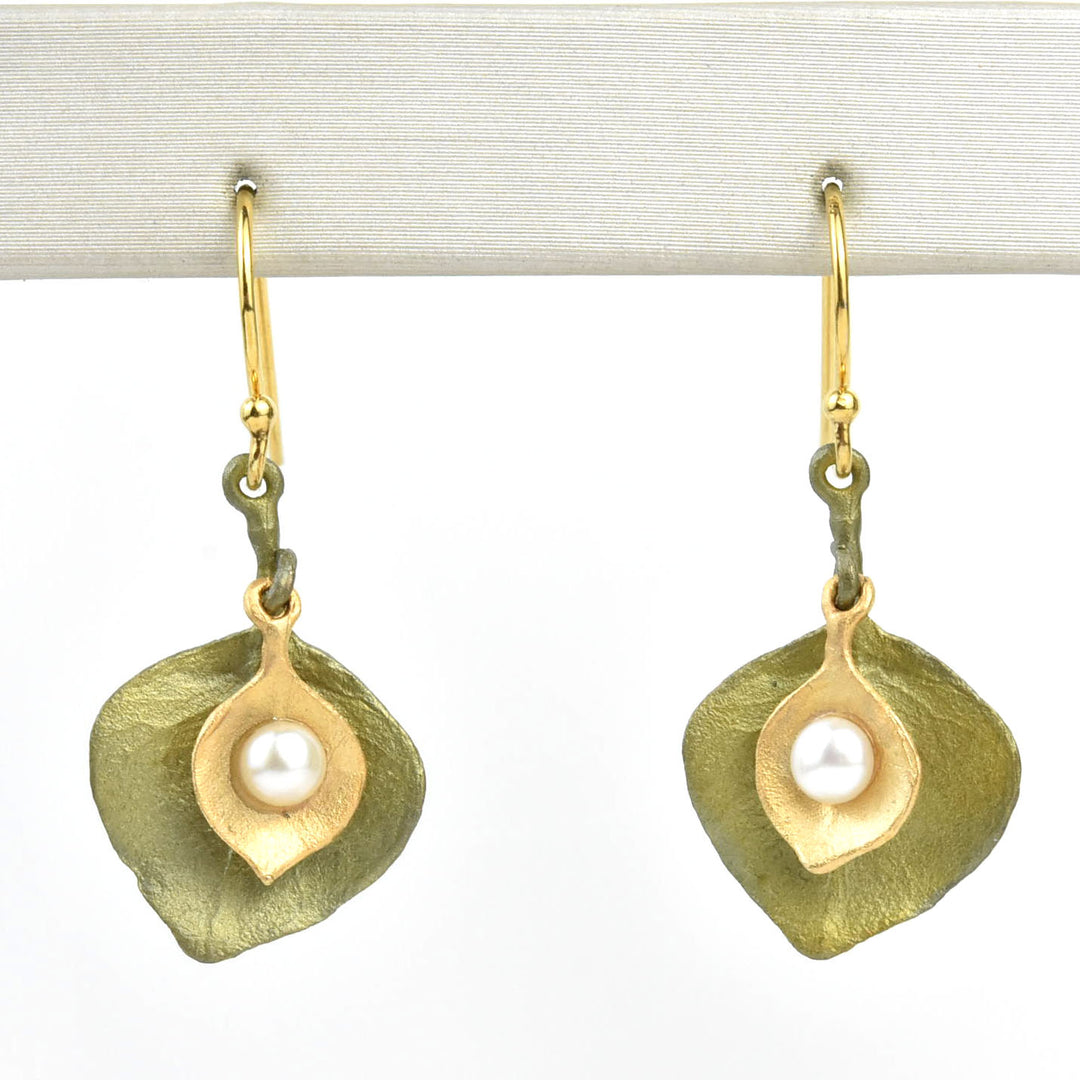 Round Leaf Eucalyptus Earrings with Pearl - Goldmakers Fine Jewelry