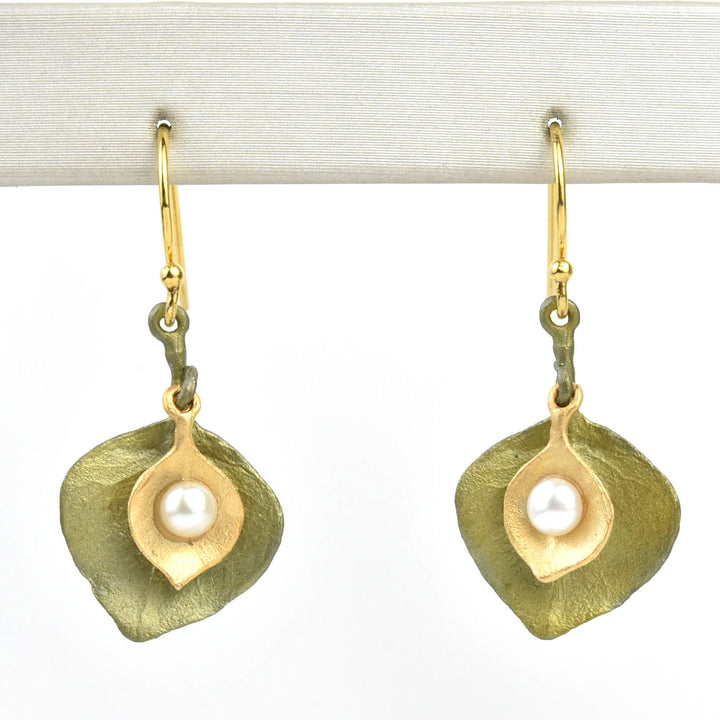 Round Leaf Eucalyptus Earrings with Pearl - Goldmakers Fine Jewelry