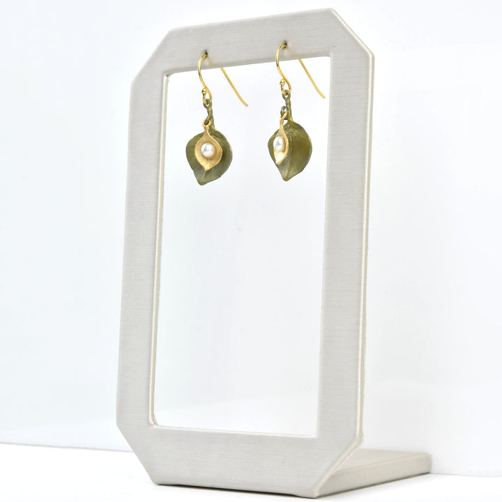 Round Leaf Eucalyptus Earrings with Pearl - Goldmakers Fine Jewelry