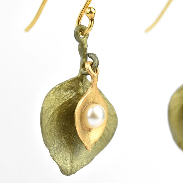 Round Leaf Eucalyptus Earrings with Pearl - Goldmakers Fine Jewelry