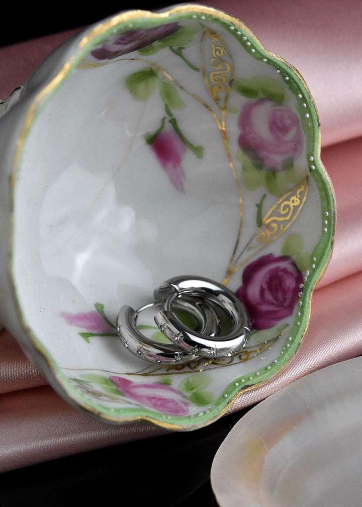 Starburst Chunky Rounded Hoops - Goldmakers Fine Jewelry