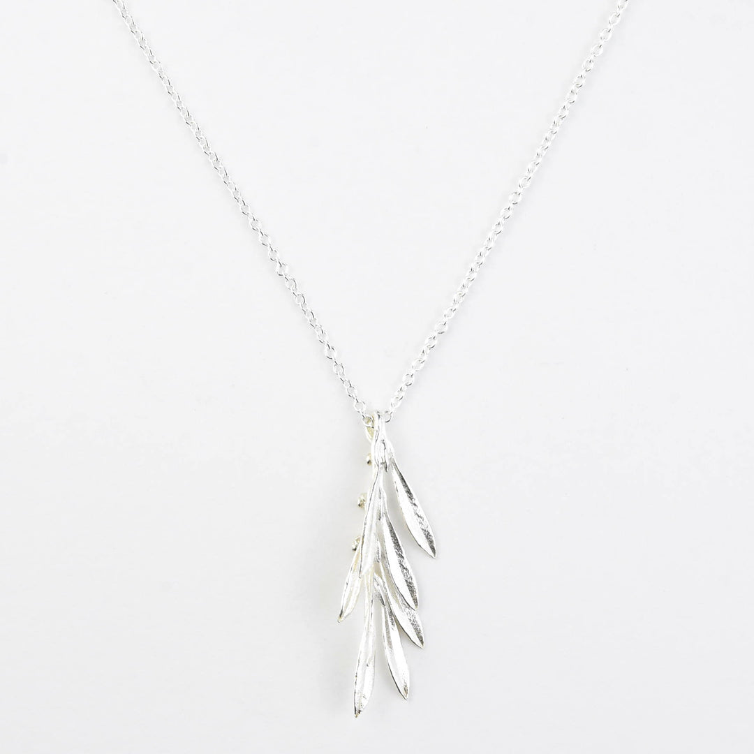 Swaying Leaf Necklace - Goldmakers Fine Jewelry