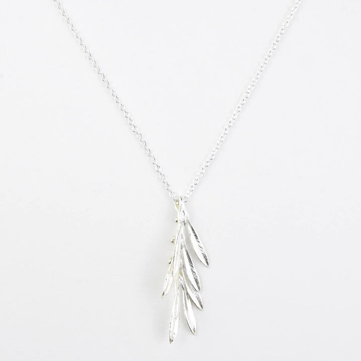 Swaying Leaf Necklace - Goldmakers Fine Jewelry
