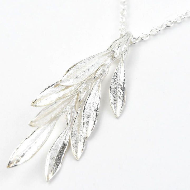 Swaying Leaf Necklace - Goldmakers Fine Jewelry