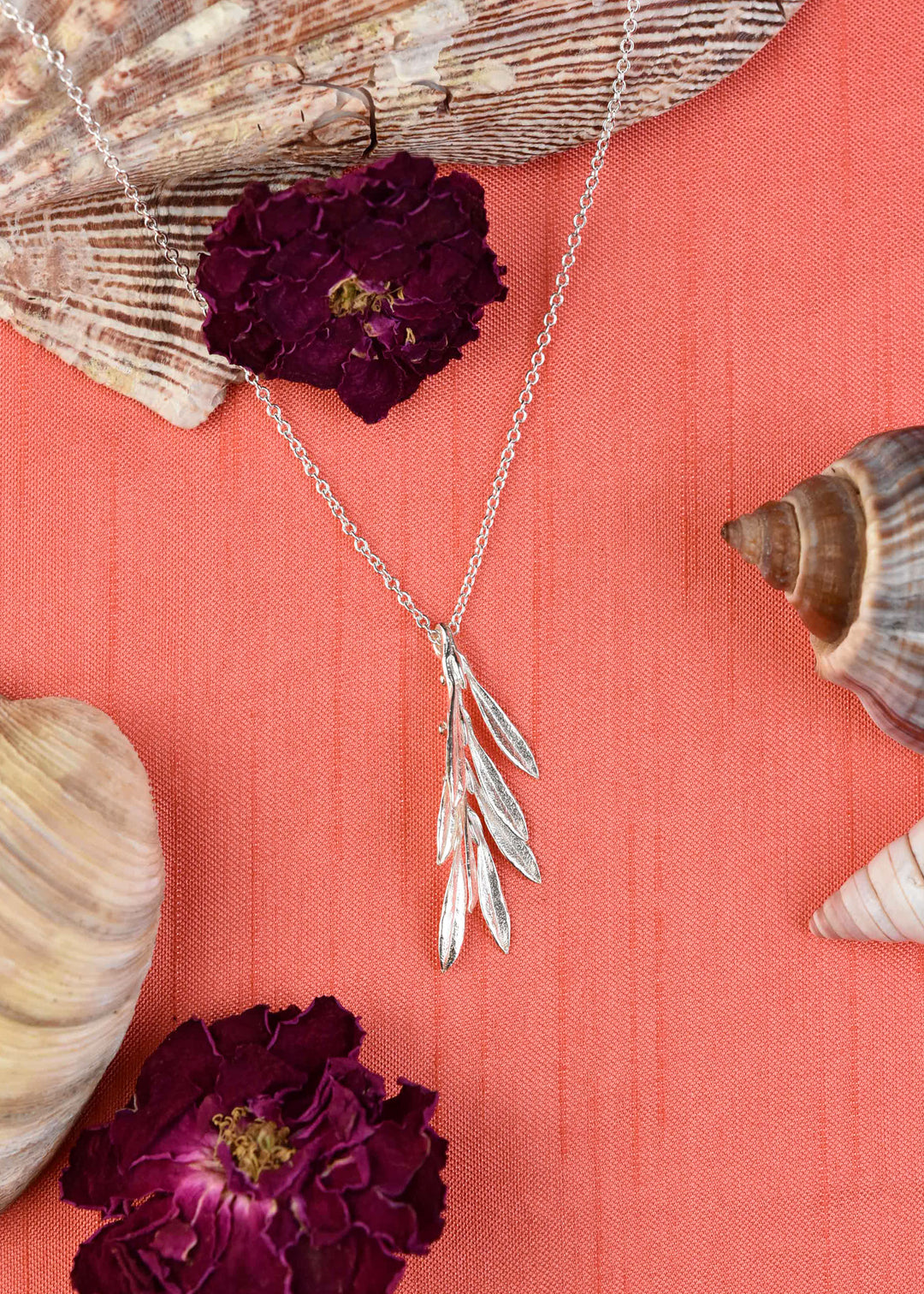Swaying Leaf Necklace - Goldmakers Fine Jewelry