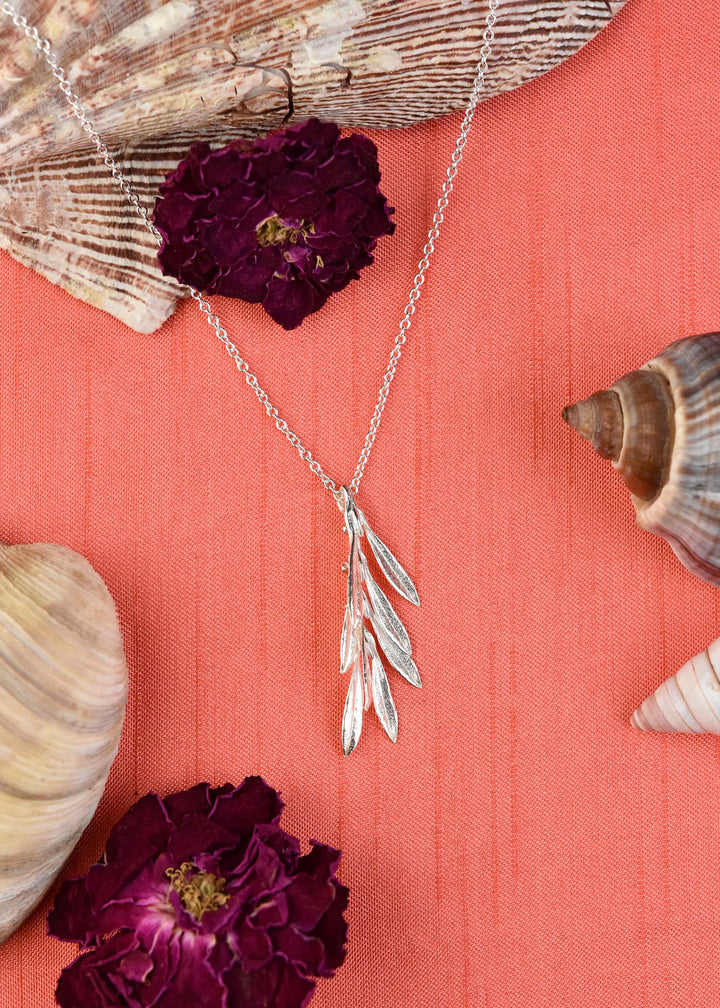 Swaying Leaf Necklace - Goldmakers Fine Jewelry