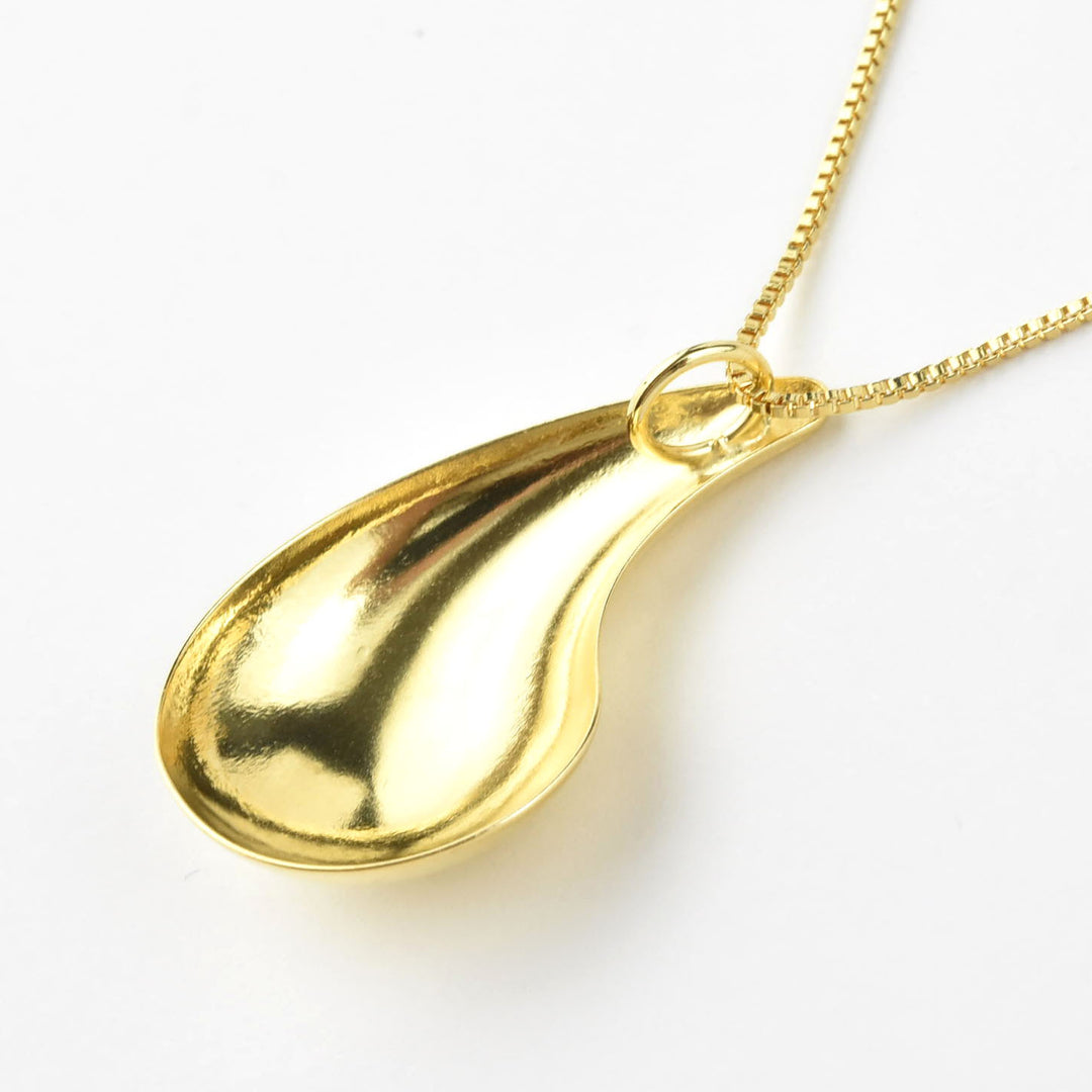 Gold Tone Teardrop Necklace