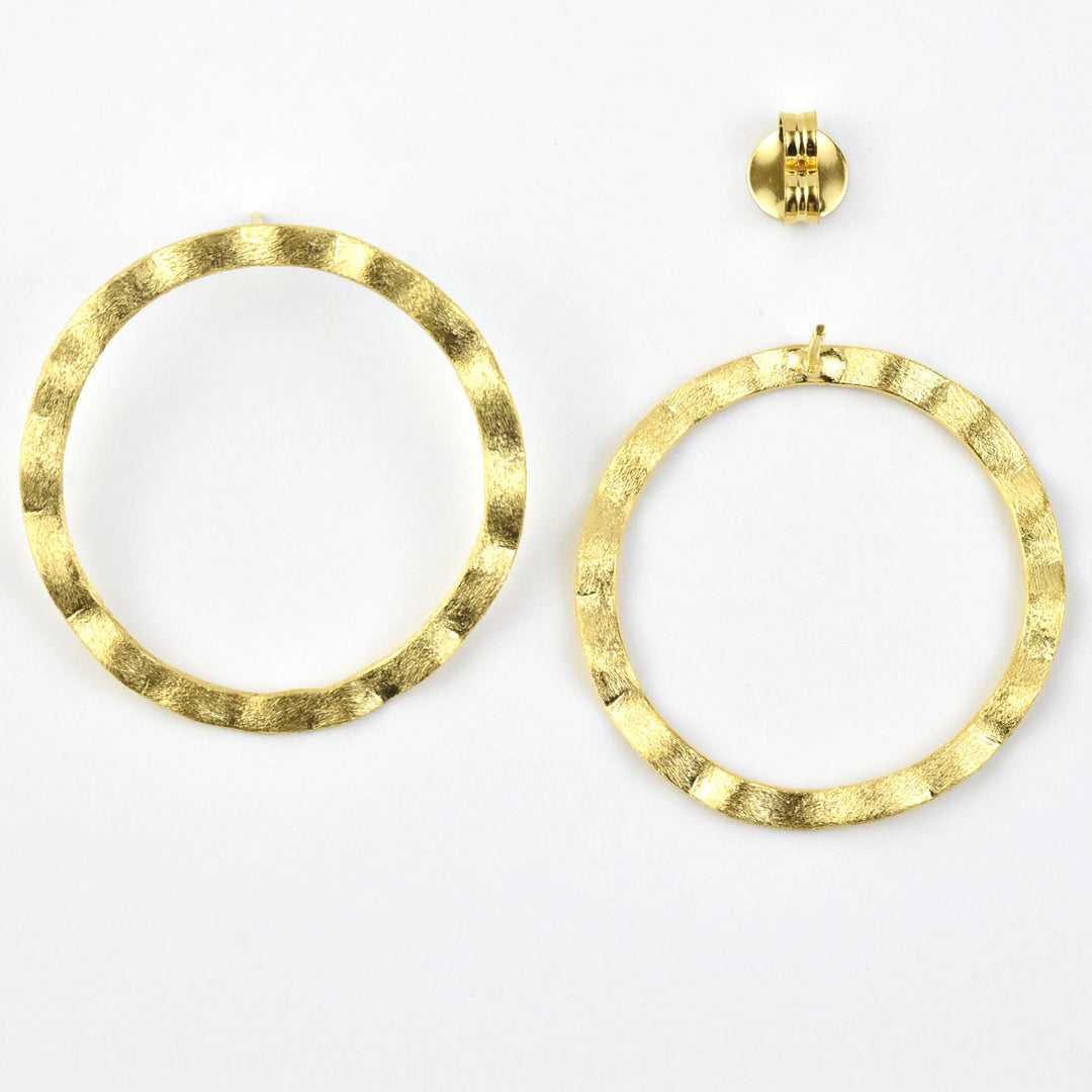 Textured Wavy Circle Earrings - Goldmakers Fine Jewelry