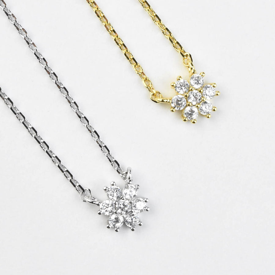 Petite Daisy Necklace - Goldmakers Fine Jewelry