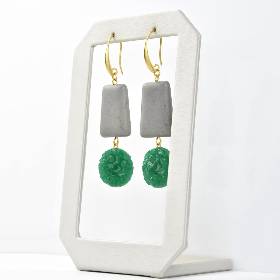 Vintage Green Glass Earrings - Goldmakers Fine Jewelry