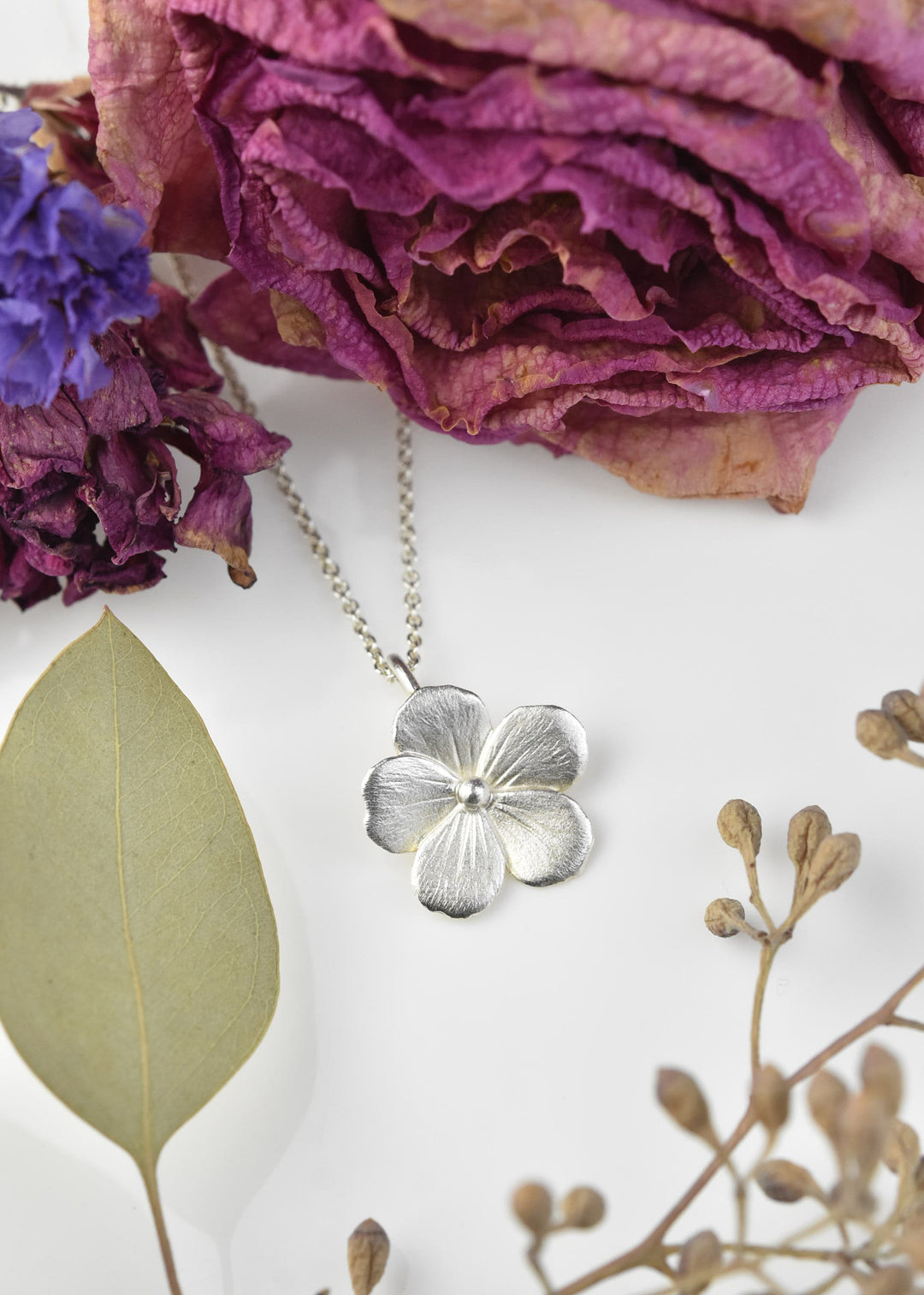 Small Violet Necklace - Goldmakers Fine Jewelry