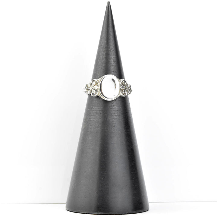Virginia Signet Ring in Sterling Silver