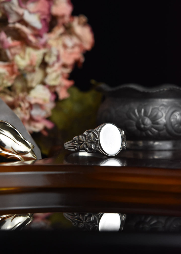 Virginia Signet Ring in Sterling Silver