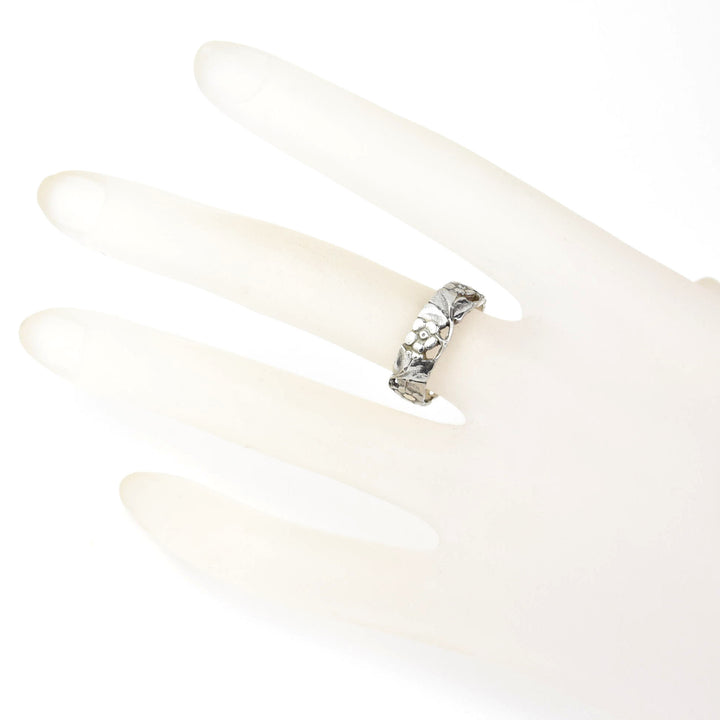Wild Rose Band in Sterling Silver