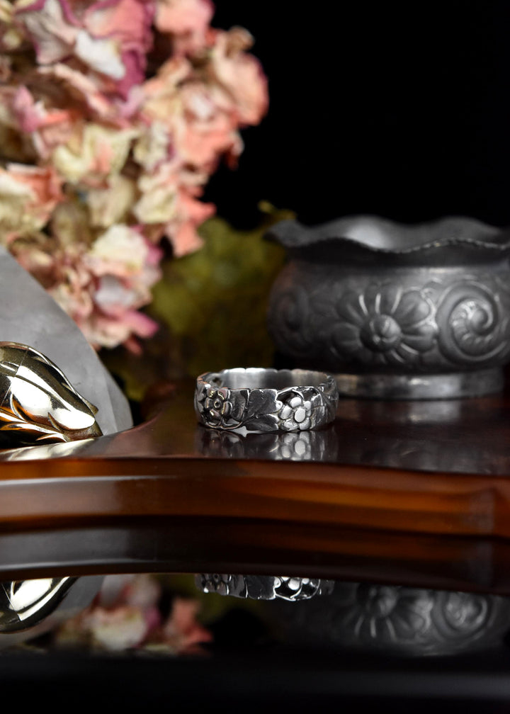 Wild Rose Band in Sterling Silver