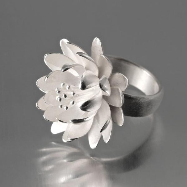 Large Waterlily Ring - Goldmakers Fine Jewelry