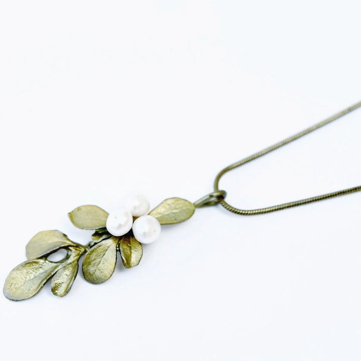 Barberry Pendant Necklace - Goldmakers Fine Jewelry