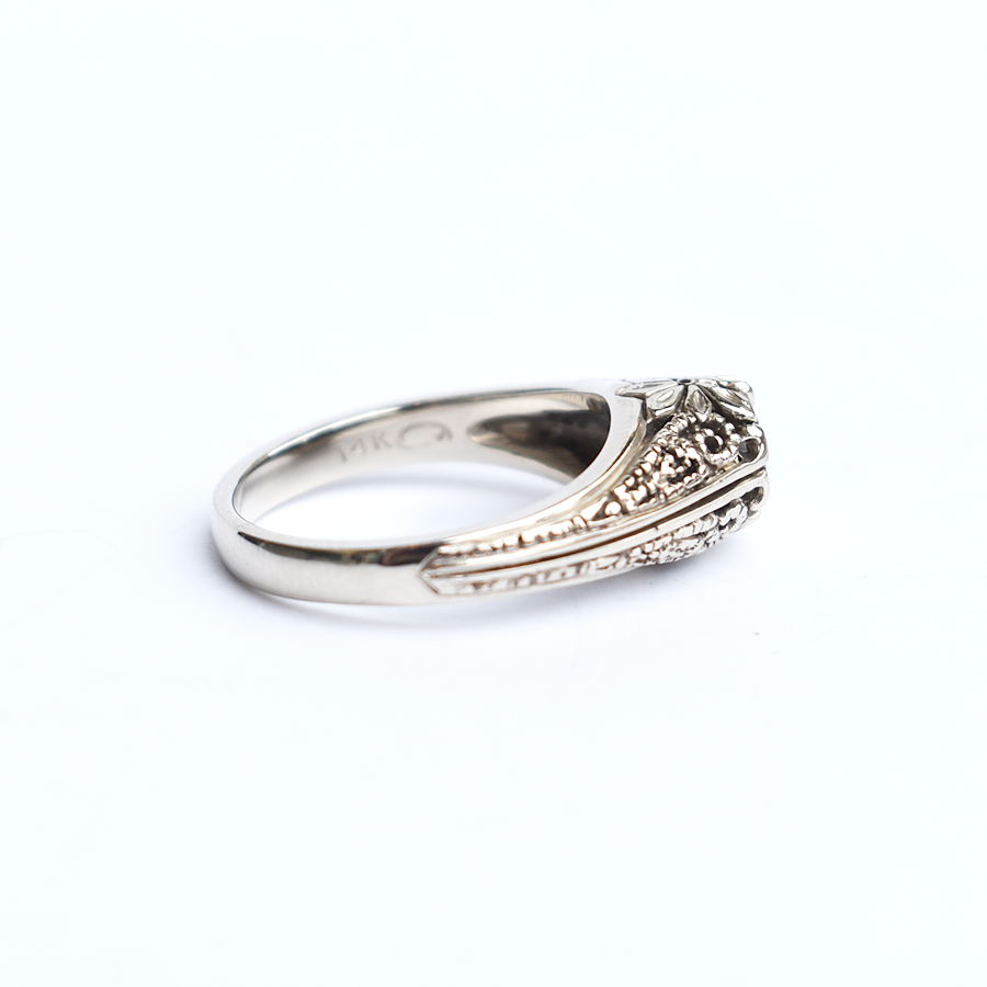 Diamond Engagement Ring in Vintage Style - Goldmakers Fine Jewelry