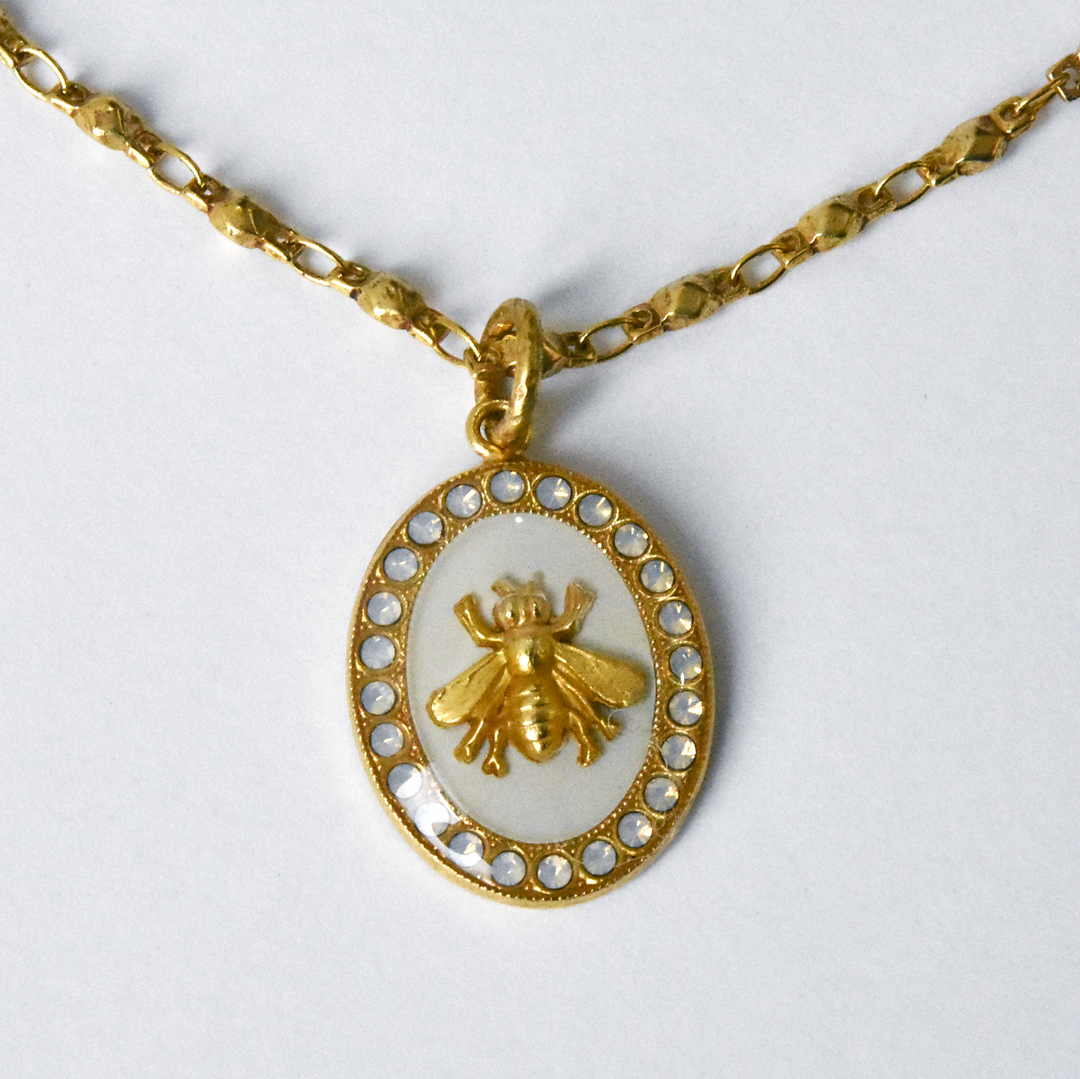 Oval Bee Pendant Necklace in White - Goldmakers Fine Jewelry