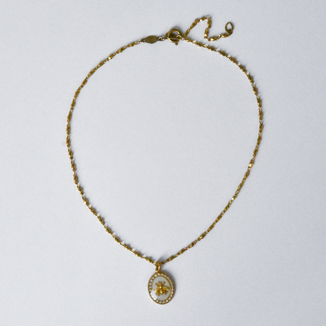 Oval Bee Pendant Necklace in White - Goldmakers Fine Jewelry