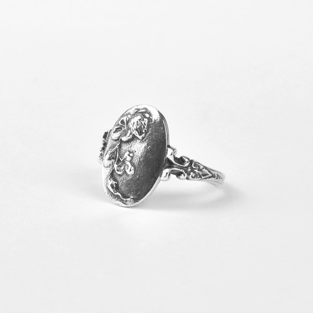 Wild Strawberry Ring - Goldmakers Fine Jewelry