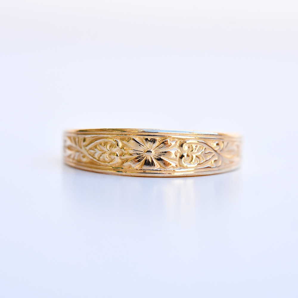 Victorian Daisy Band in Gold - Goldmakers Fine Jewelry