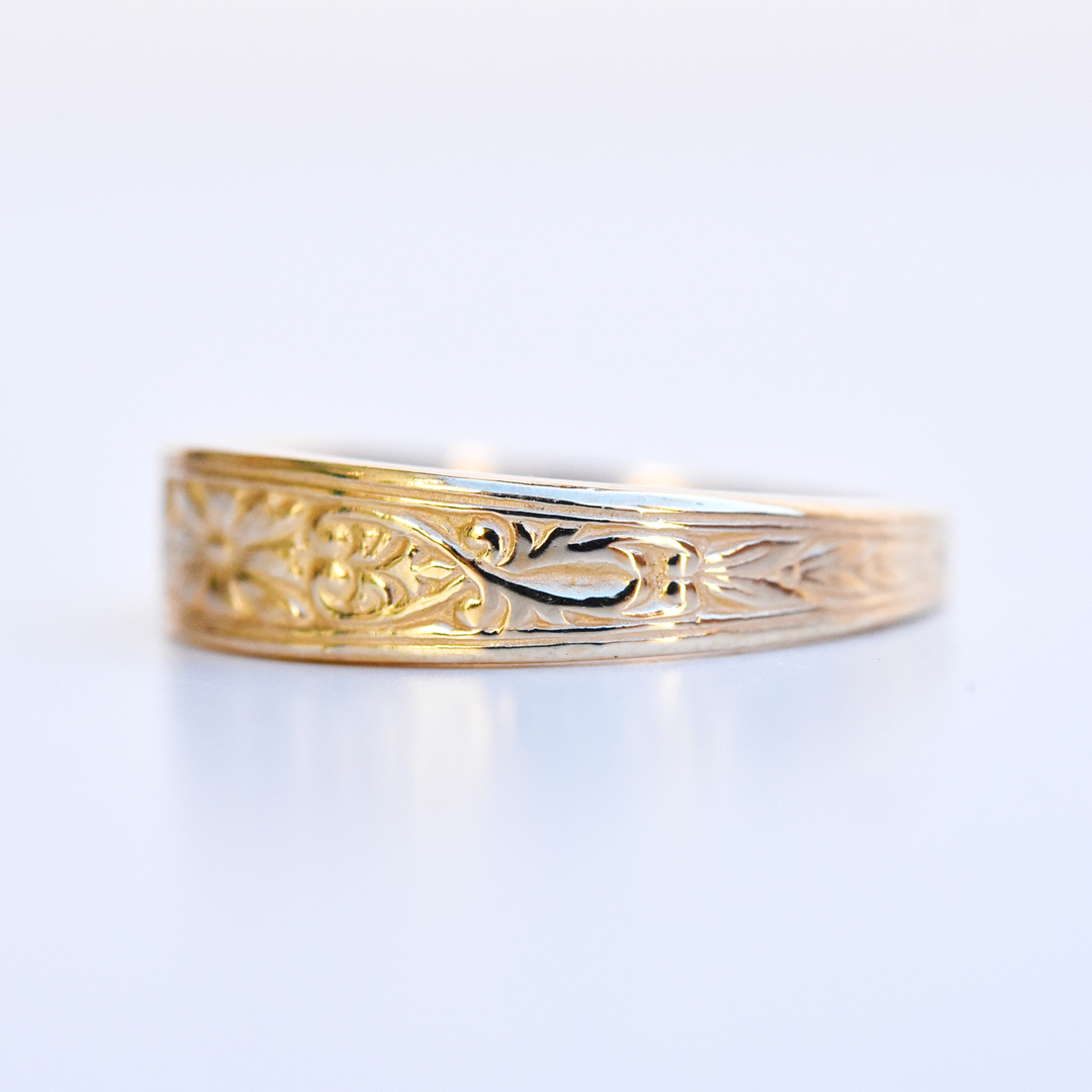 Victorian Daisy Band in Gold - Goldmakers Fine Jewelry