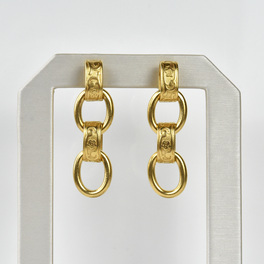 Floral Etched Chain Link Earrings - Goldmakers Fine Jewelry