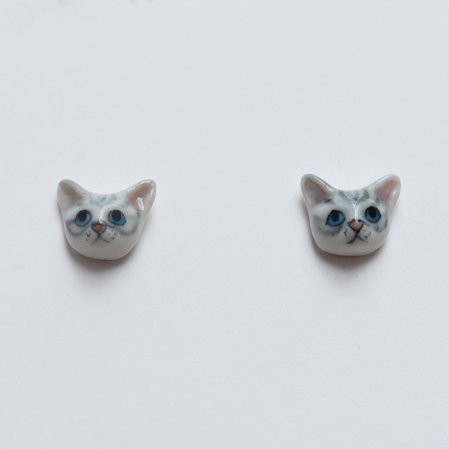 Grey Cat Post Earrings - Goldmakers Fine Jewelry