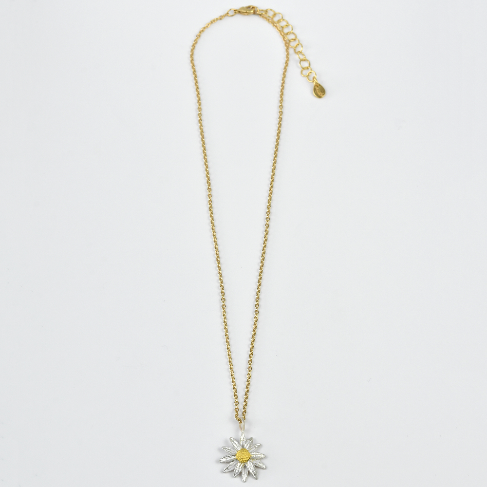 Delicate Daisy Pendant - Goldmakers Fine Jewelry