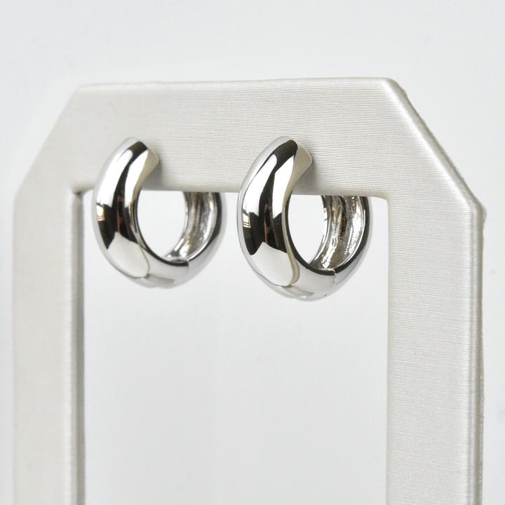 Olivia Hoop Earrings - Goldmakers Fine Jewelry