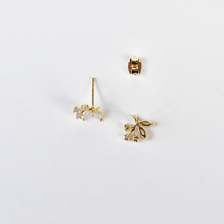 Sofia Laurel Leaf Studs - Goldmakers Fine Jewelry