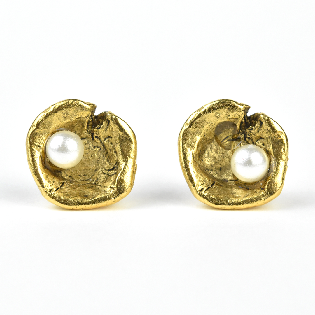 Oyster Studs - Goldmakers Fine Jewelry