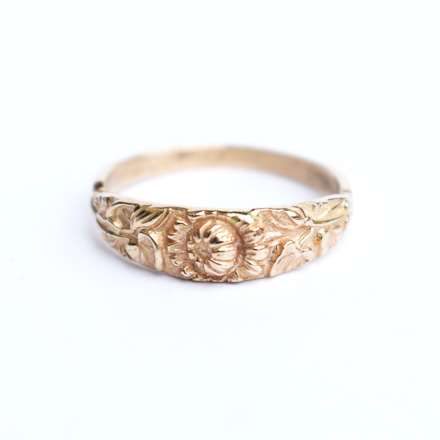 Victorian Bouquet Band in Gold - Goldmakers Fine Jewelry