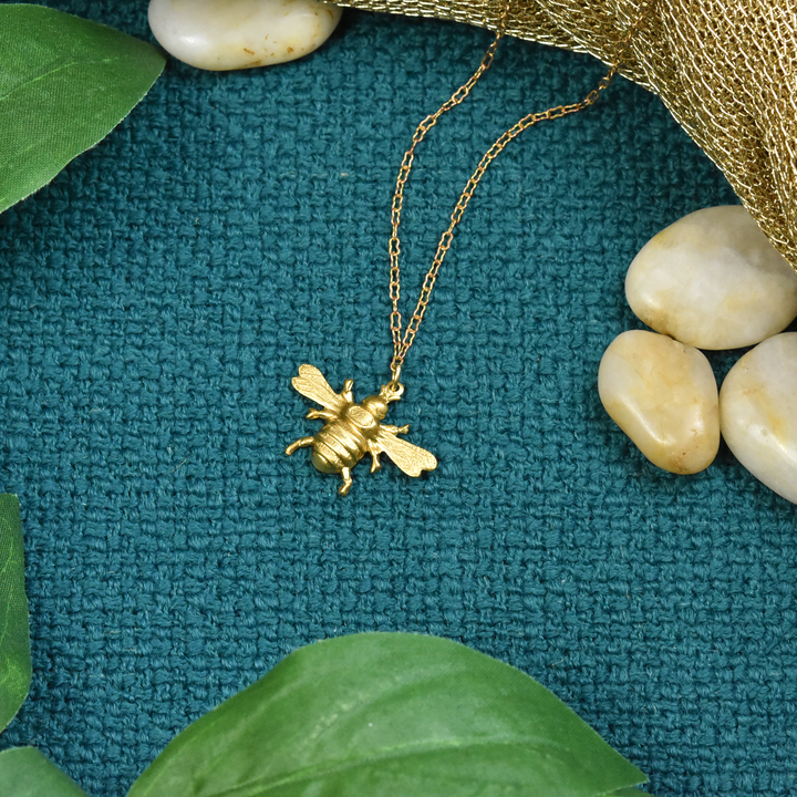 Wee Bee Necklace - Goldmakers Fine Jewelry