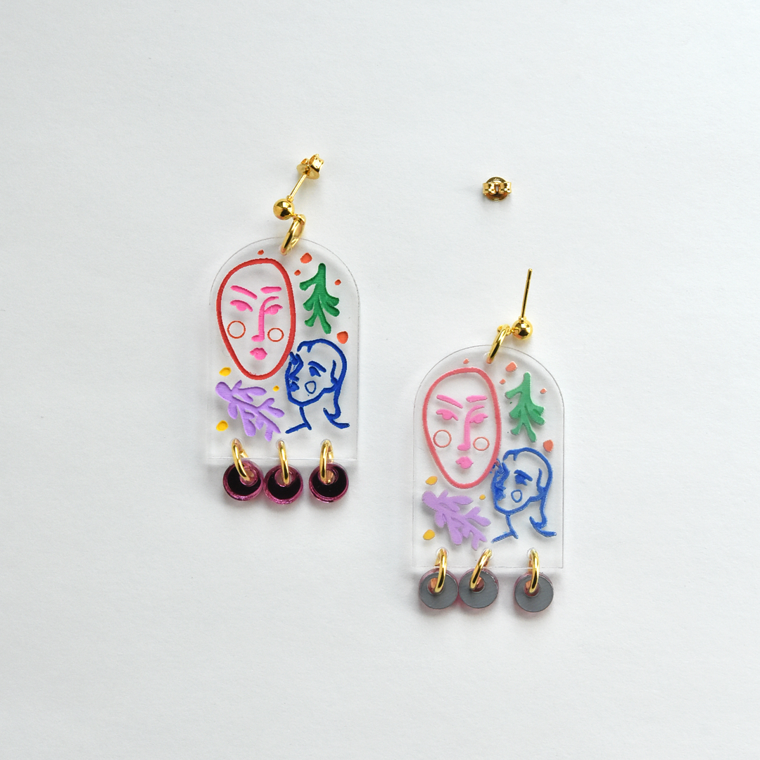 Clear Arch Earrings with Faces - Goldmakers Fine Jewelry