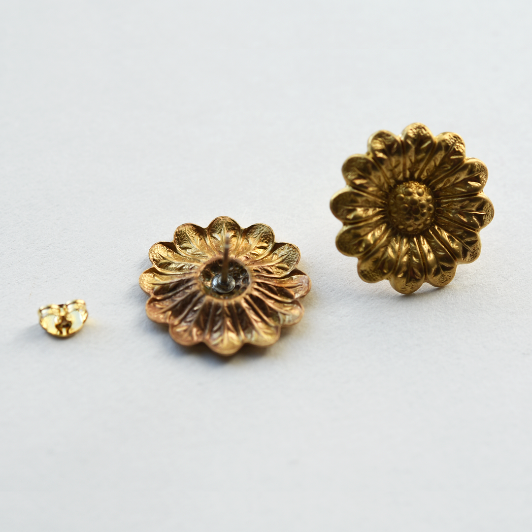 Little Daisy Studs - Goldmakers Fine Jewelry