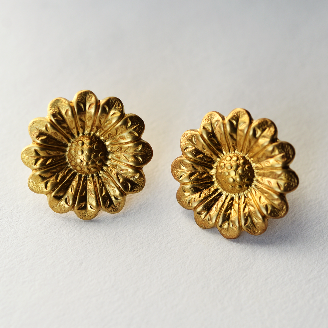 Little Daisy Studs - Goldmakers Fine Jewelry