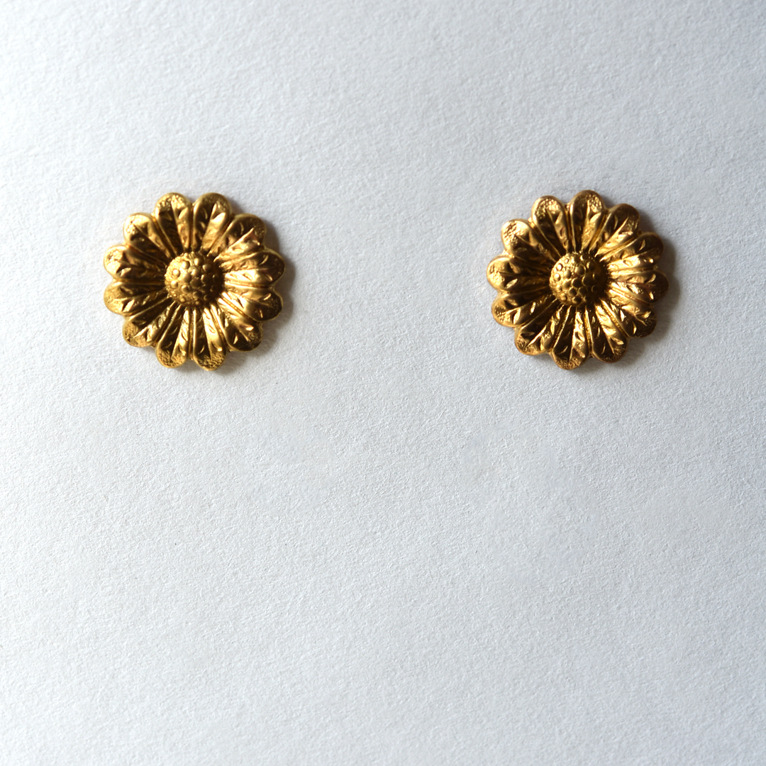 Little Daisy Studs - Goldmakers Fine Jewelry